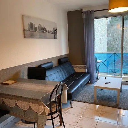 Renove Avec Balcon A Amelie-les-bains - Fr-1-703-70 *