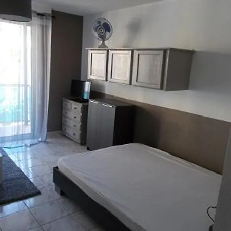 Apartment Renove Avec Balcon, Ascenseur, 2 Couchages A Amelie-les-bains, Animaux Acceptes - Fr-1-703-70 *
